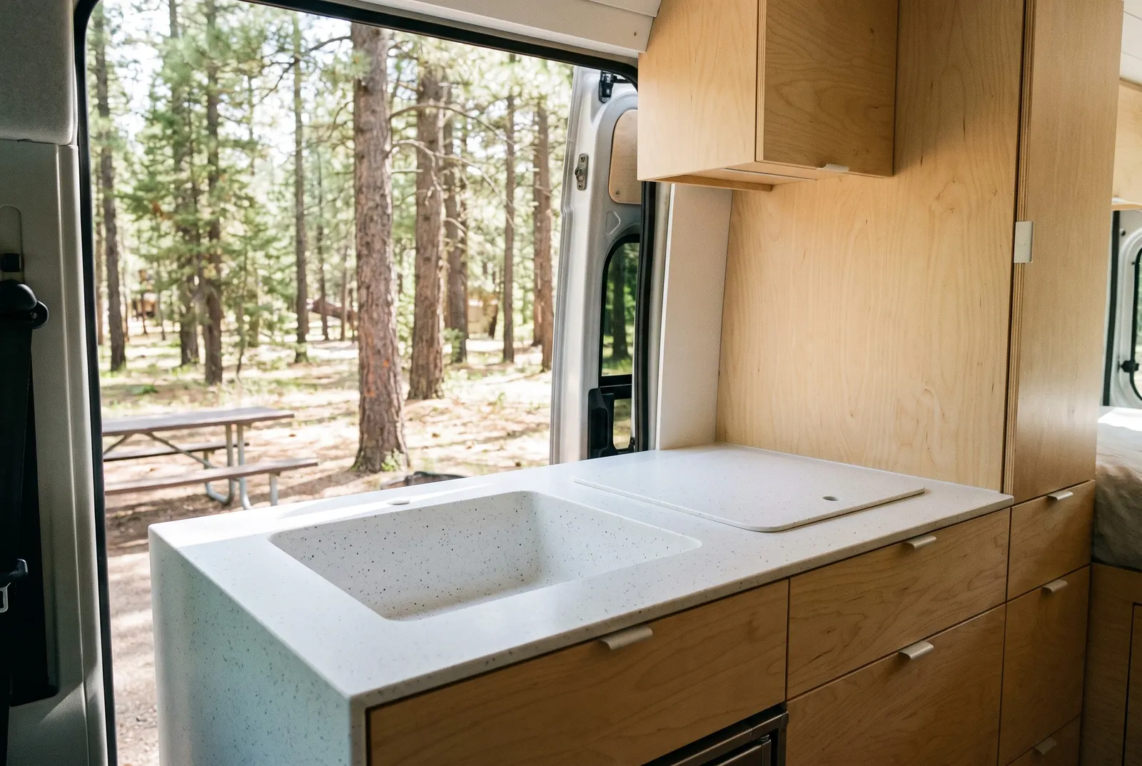 3D visualisation: camper van kitchen worktop with integrated sink